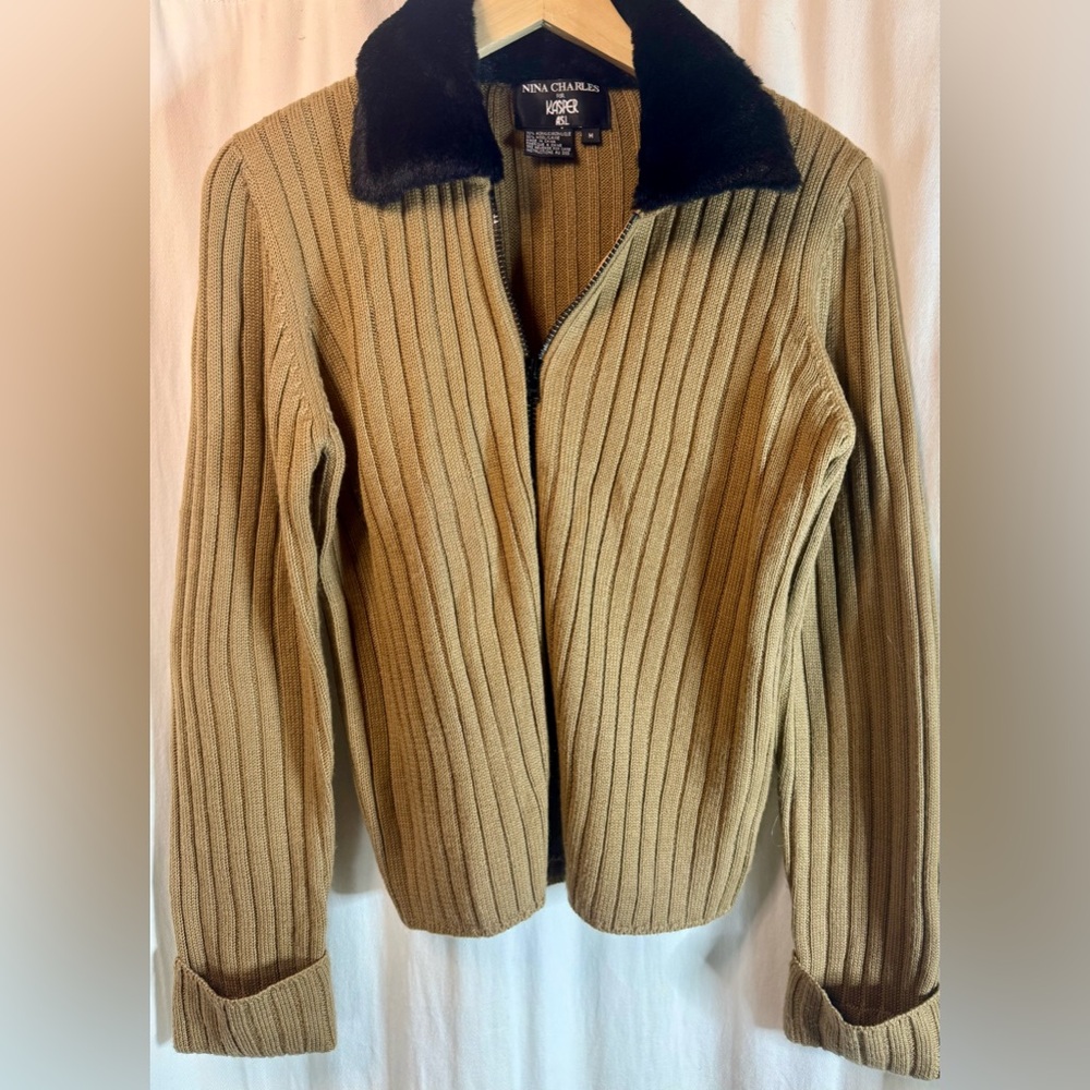 Nina Charles x Kasper Tan Ribbed Sweater with Black Faux Fur Collar